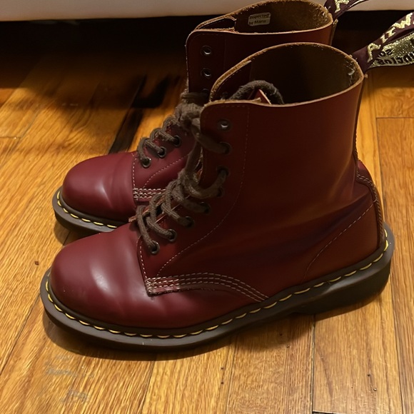 Used Doc Martens Made in England - Picture 4 of 9